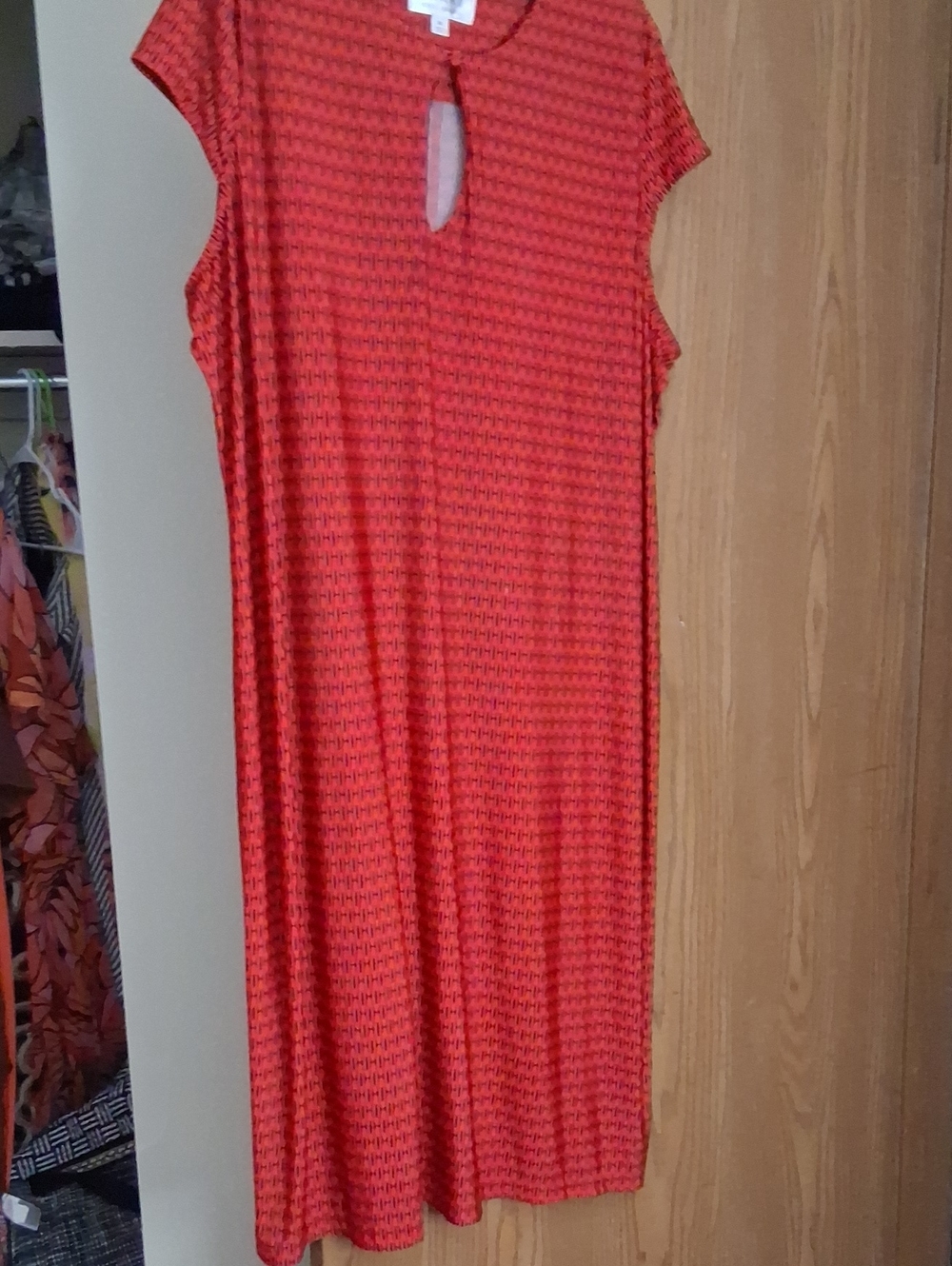 Red Keyhole Cap-Sleeve Midi Dress